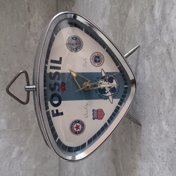 Vintage Fossil American Classic Wind-up Alarm Clock - Picture 1 of 10